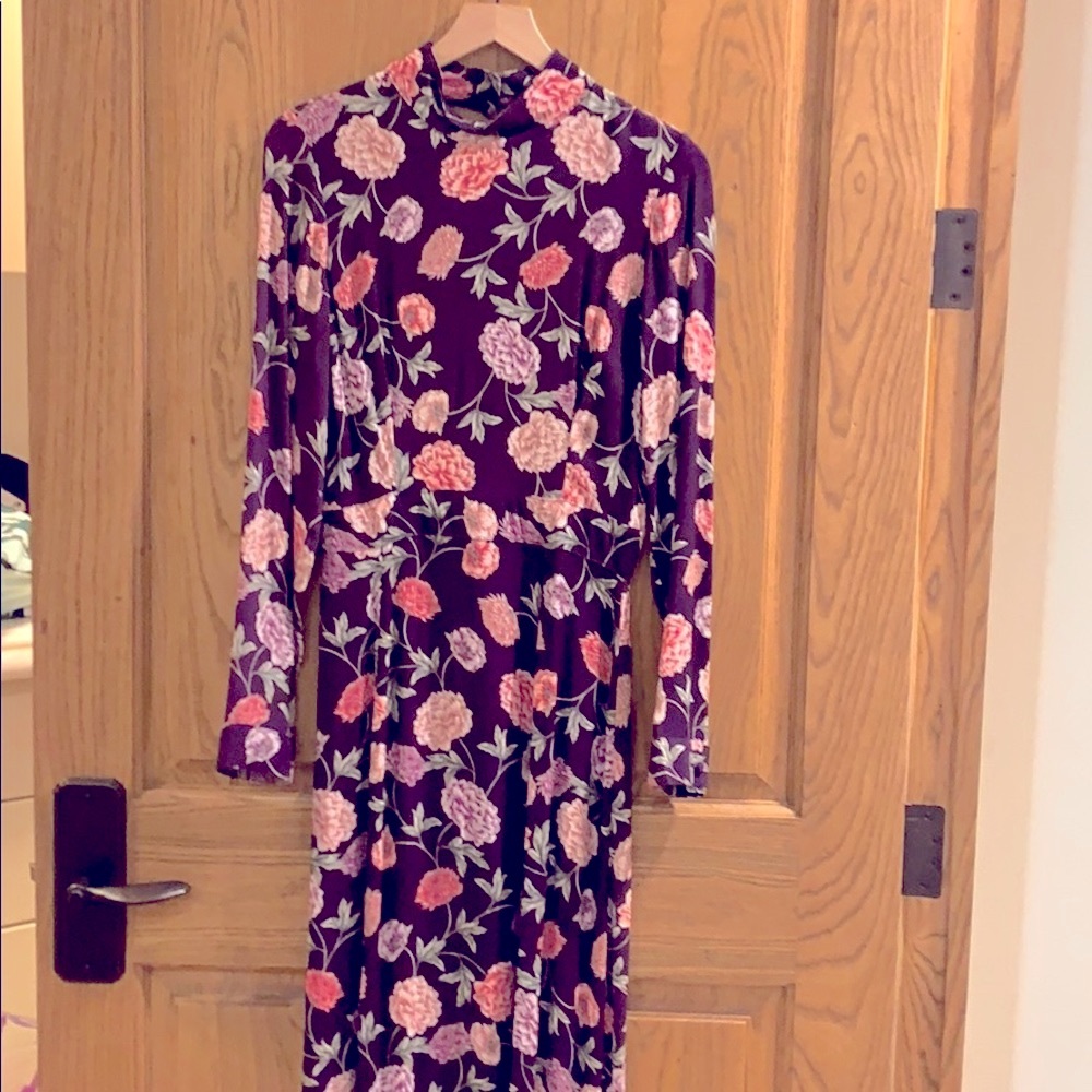 Flynn Skye M full length long sleeve collar dress
